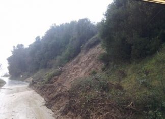 Υπερχείλιση στον Ίναχο – Προβλήματα στο οδικό δίκτυο – Σύσκεψη στο Θέρμο