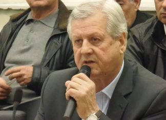 Συμπαραστάτης στην προώθηση;