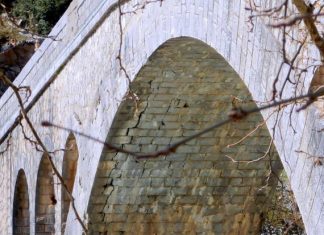 SOS για το γεφύρι της Τέμπλας στον Βάλτο