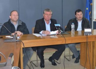 Αυτοί που φεύγουν και αυτοί που μένουν