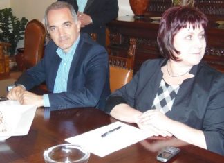 -Και να φανταστείς ότι εγώ δεν έστειλα μετανάστες στο Μεσολόγγι