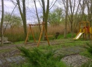 “Κυνηγοί μετάλλων” έκλεψαν τις κούνιες από την παιδική χαρά στα Αμπάρια Παναιτωλίου