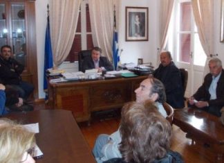 Συνάντηση με φόντο τις επικείμενες κατεδαφίσεις των πελάδων στην Τουρλίδα