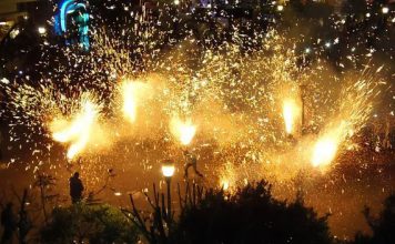 Μεγάλη Παρασκευή στο Αγρίνιο : Σύναξη Επιταφίων και χαλκούνια