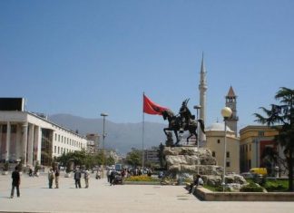 Αλβανός ΥΠΕΞ: «Ανταλλάξαμε non paper όπου υπάρχει και το Τσάμικο…»