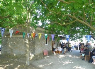 Θεία Λειτουργία στον Ι.Ν. Αγίας Τριάδας του Μαύρικα στο Αγρίνιο