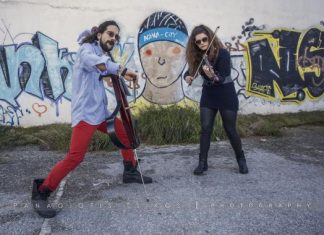 Mια εκρηκτική συναυλία από τους String Demons στην Αρχαία Πλευρώνα