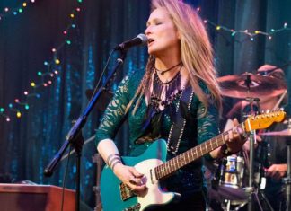 Ricki and the Flash στον Ελληνίς