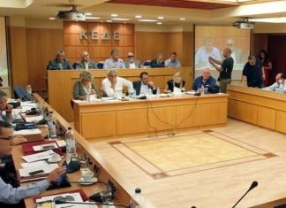 Κουρουμπλής προς δημάρχους: «Παίρνετε πρόσφυγες, δίνουμε χρήματα και προσωπικό»