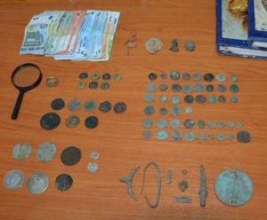 αρχαιοκάπηλος (1)
