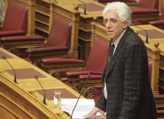 Τουλάχιστον ο Μπαλτάκος πήγε σπίτι του, δεν μας έκανε μαθήματα περί Δημοκρατίας