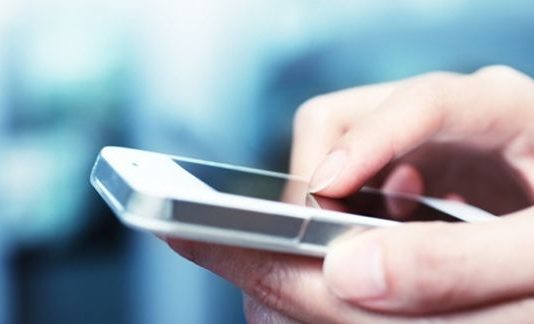 Το προεκλογικό sms που έγινε viral, αφού διαφημίζει την ανεπάρκεια