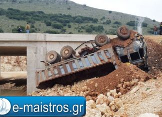 Σφοδρή σύγκρουση ΙΧ με φορτηγό στην Ιόνια Οδό στην Αμφιλοχία