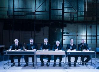 “Δαμάζοντας τα κύματα” στο Εθνικό: περί αυτοεξάντλησης