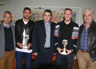 Η απονομή των βραβείων σε Πάουλο και Παπάζογλου