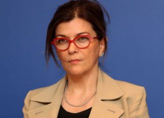 Η Ράνια Αντωνοπούλου ομιλήτρια σε εκδήλωση της παράταξης Τραπεζιώτη