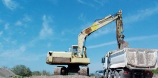 Τρεις συλλήψεις για παράνομη αμμοληψία στη Ναύπακτο