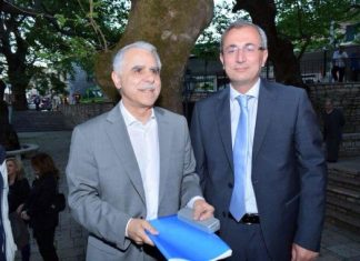 – Ναι, Γιάννη μου, τον Κατσιφάρα και τα μάτια σας