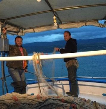 Γάμπαρες: Ψάρεμα στον Αμβρακικό κόλπο