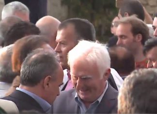 Eίδες πουθενά τη Χριστίνα; Ή μας την έκλεψε ο Θάνος;