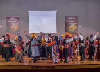 Μεγάλο ικαριώτικο γλέντι από τον Λαογραφικό Όμιλο της ΓΕΑ