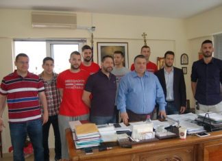 Συνάντηση Καραπάνου με την ομάδα μπάσκετ «Χαρίλαος Τρικούπης»