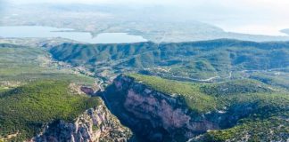 Mια εναέρια ξενάγηση μέσα στο φαράγγι της Κλεισούρας απ’άκρη σ’άκρη