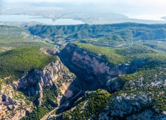 Το Φαράγγι Κλεισούρας από ψηλά, ημέρα και νύχτα