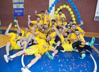 Aίολος Αστακού : Ξέφρενοι πανηγυρισμοί για την άνοδο στην Α2