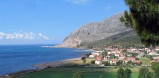 Σε Κάτω Βασιλική και Κρυονέρι οι «γαλάζιες σημαίες»