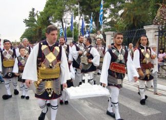 Ξεκίνησε στο Μεσολόγγι το παραδοσιακό πανηγύρι του Αη Συμιού