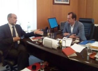 – Κάντε εσείς καμιά μελέτη γιατί εγώ δεν προλαβαίνω