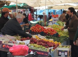 Αθέμιτο ανταγωνισμό από τις λαϊκές αγορές καταγγέλλει ο Εμπορικός Σύλλογος Αγρινίου