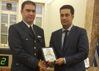Ο Δήμος Αγρινίου τίμησε τους Αγρινιώτες πιλότους και πυροσβέστες που τραυματίστηκαν σε πυρκαγιές