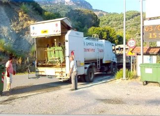 Κάδους στη Δημοτική Ενότητα Παρακαμπυλίων απολύμαναν συνεργεία του Δήμου Αγρινίου