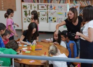 Mε πολλά παιδικά χαμόγελα η γιορτή λήξης της Καλοκαιρινής Εκστρατείας της Παπαστρατείου Βιβλιοθήκης