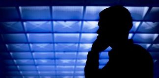 Του «έφαγε» 10.000 ευρώ από το λογαριασμό προσποιούμενος το φαρμακοποιό