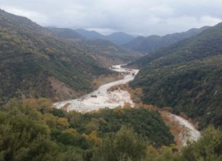 Φθινοπωρινές πινελιές : Από το ποτάμιο πανόραμα του ορεινού Θέρμου στον καμβά της φύσης