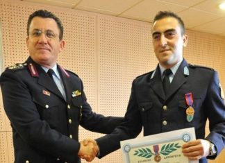 Τιμήθηκε με τον «Αστυνομικό Σταυρό» ο Σπ. Κοντός για τη διάσωση λουόμενου στη Βόνιτσα
