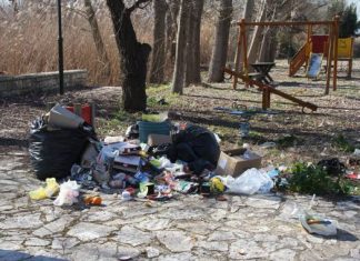 Τραπεζιώτης : Πόσες αντιδημαρχίες βρίσκονται εκτεθειμένες μέσα σε μια φωτογραφία;