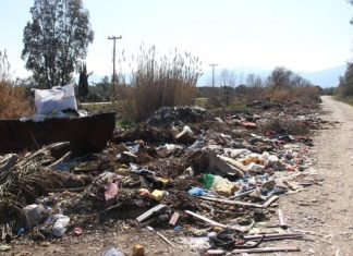 Παράνομη χωματερή καταγγέλλει ο Δ. Τραπεζιώτης στις όχθες της Τριχωνίδας