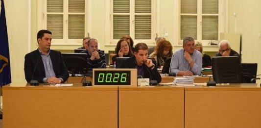 Δημοτικό Συμβούλιο με Xanax και Τavor