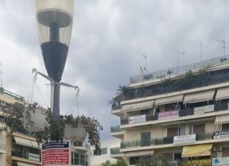 Οι κρεμαστές γλάστρες και οι αυξήσεις στις αντιμισθίες στο στόχαστρο Τραπεζιώτη