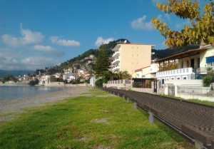 Φωτορεαλιστική απεικόνιση για την κατασκευή πεζογέφυρας στην παραλία του Γριμπόβου