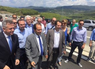 Από εγκαίνια καλά πάμε…