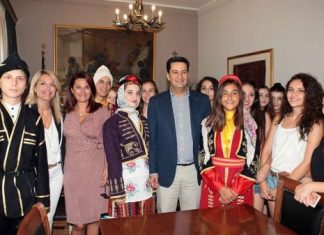 Çadirimin üstüne şip dedi damladi – Allah canim almadi almadi – Veresiye vere vere kalmadı kalmadı – Allah canim almadi almadi