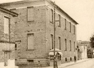 Tο μεγάλο πλιάτσικο