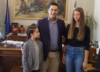 Ο Δήμαρχος Αγρινίου με τις αθλήτριες που κατέκτησαν χρυσό και χάλκινο στο Πανευρωπαϊκό Πρωτάθλημα Taekwond