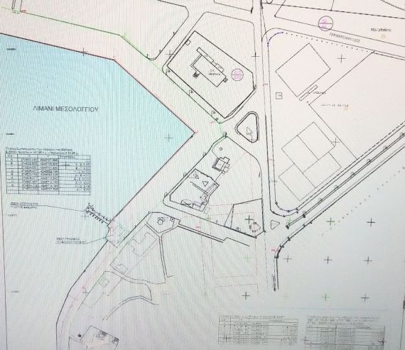 πλωτή εξέδρα λιμανιου