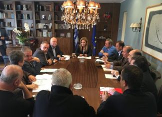 Σύσκεψη για τον ορισμό των ενδιάμεσων εκπτωτικών περιόδων στην Αιτωλοακαρνανία